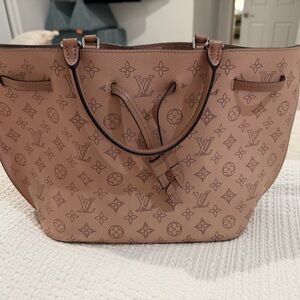 Louis Vuitton Girolata Mahina Handbag M54401 in Magnolia